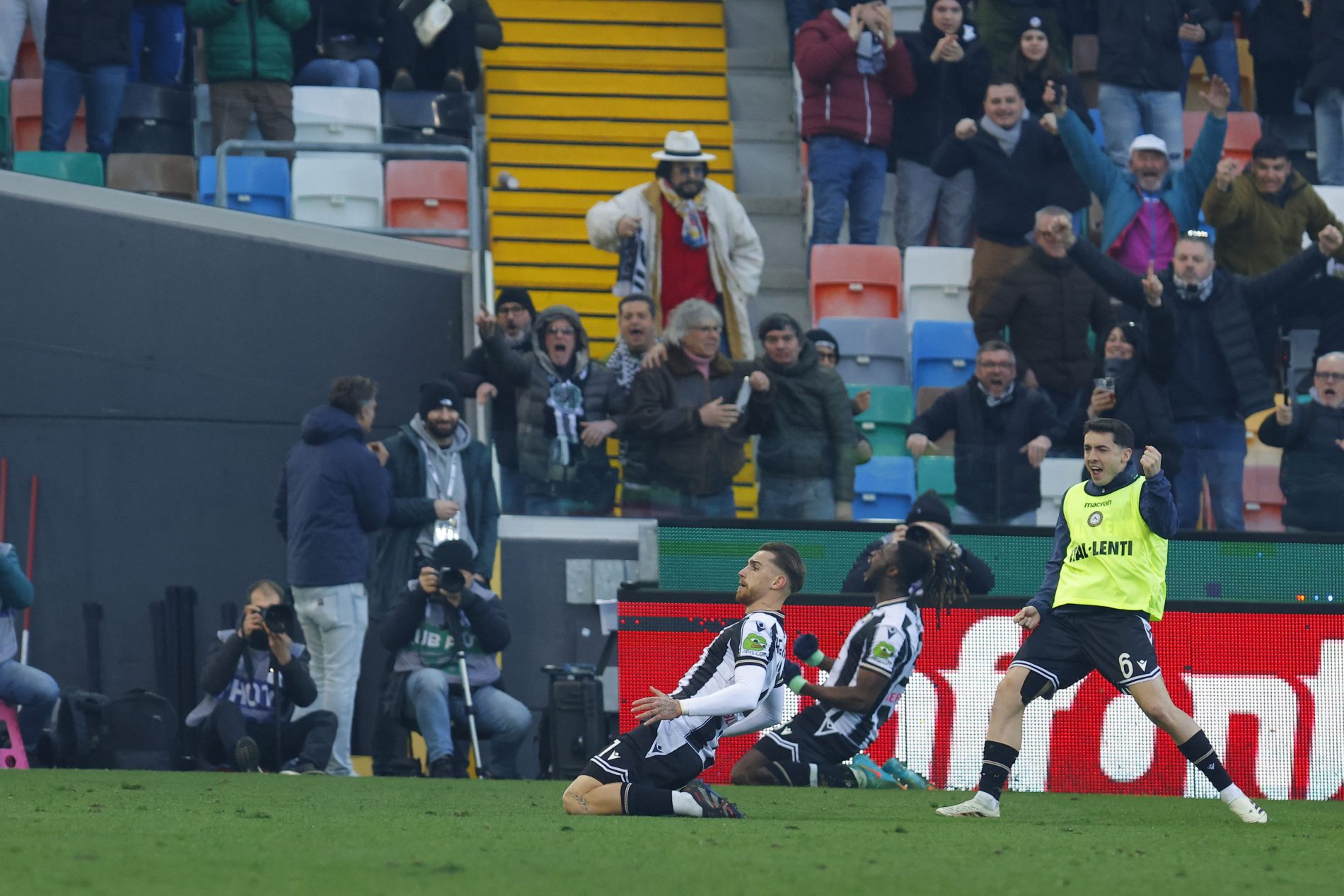 Comparison report cards after Udinese-Venice 3-2: Solet, Lucca and Bravo the best