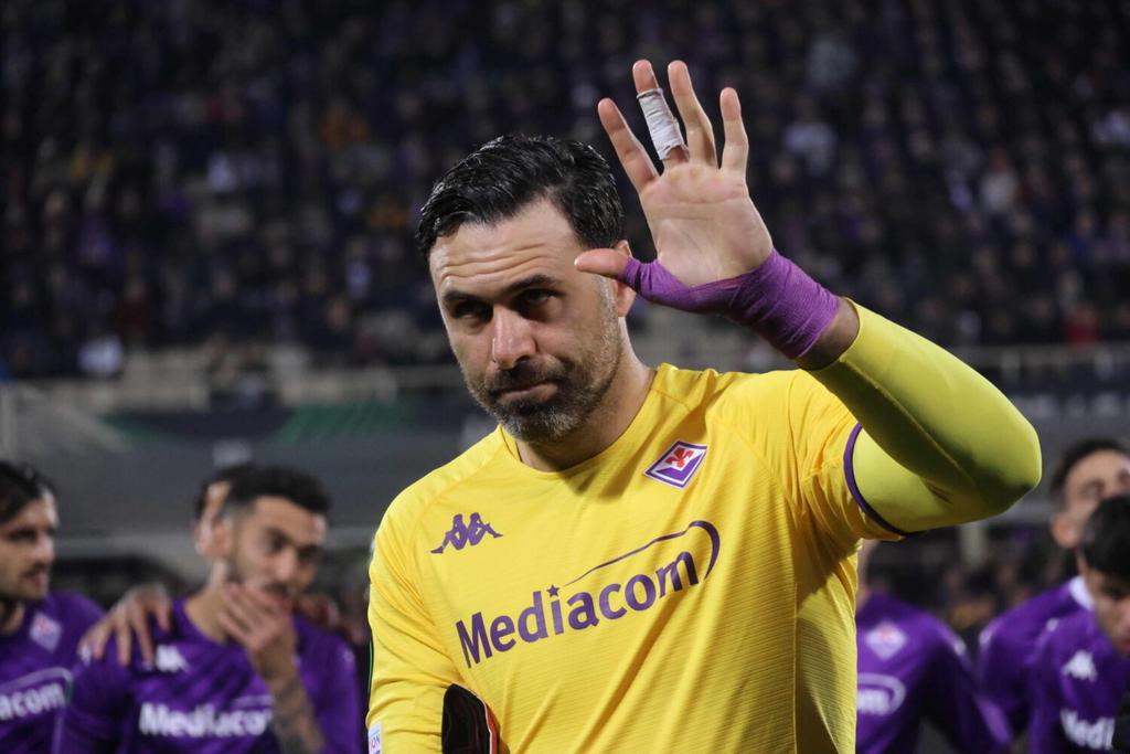 Sirigu: "Football is indebted to Fiorentina, now it's time to win the Conference. Against West Ham it was absurd