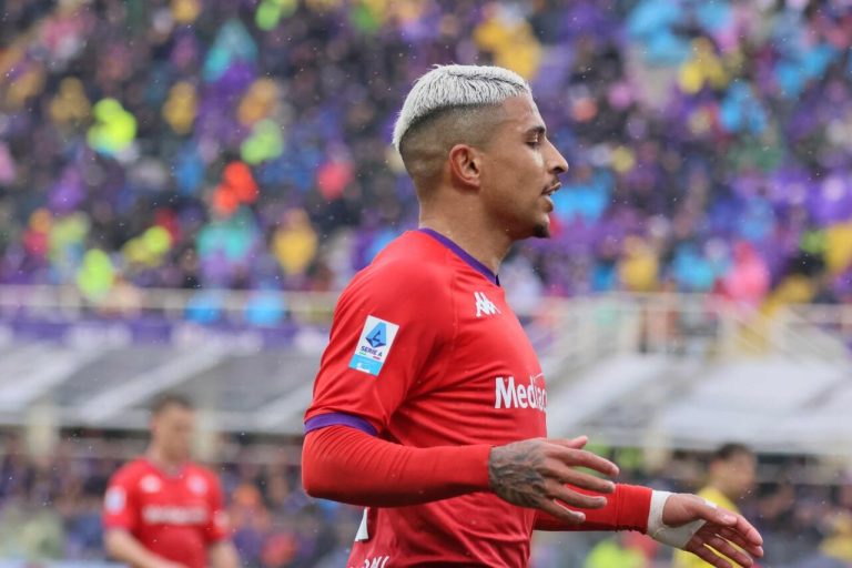 Dodô hurtles toward his own goal