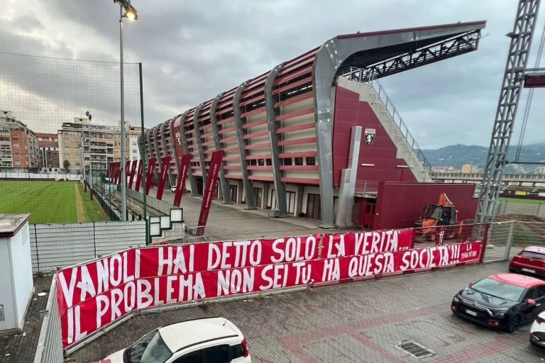 Banner for Vanoli: "You only told the truth, the problem is this company"