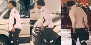 zirkzee zoppica post derby manchester