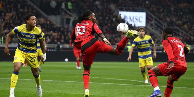 AC Milan v Parma Calcio 1913 - Serie A