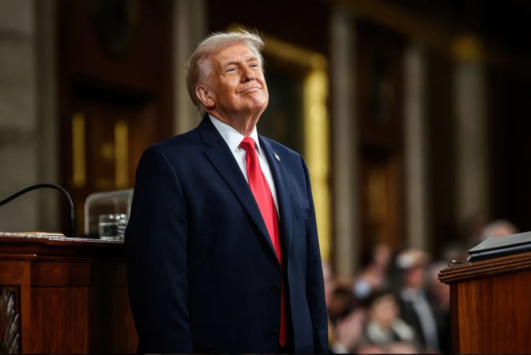 TRUMP-SORRISO-shutterstock_2743637277 (2)