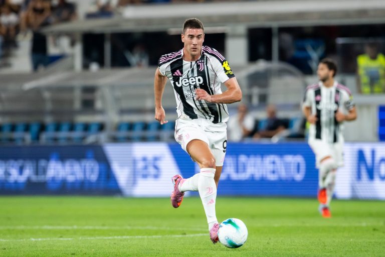 VLAHOVIC-JUVE-shutterstock_2669057853 (1)